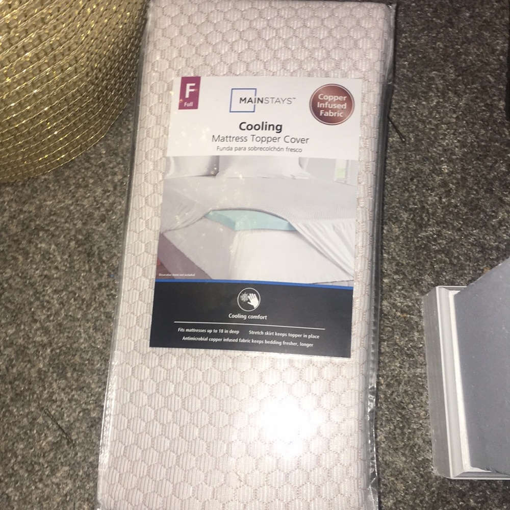 Cooling mattress topper cover.
